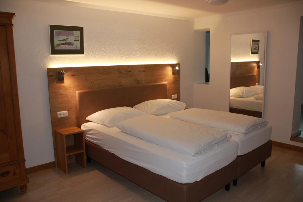Gasthaus Kellerer Raubling Chambre photo